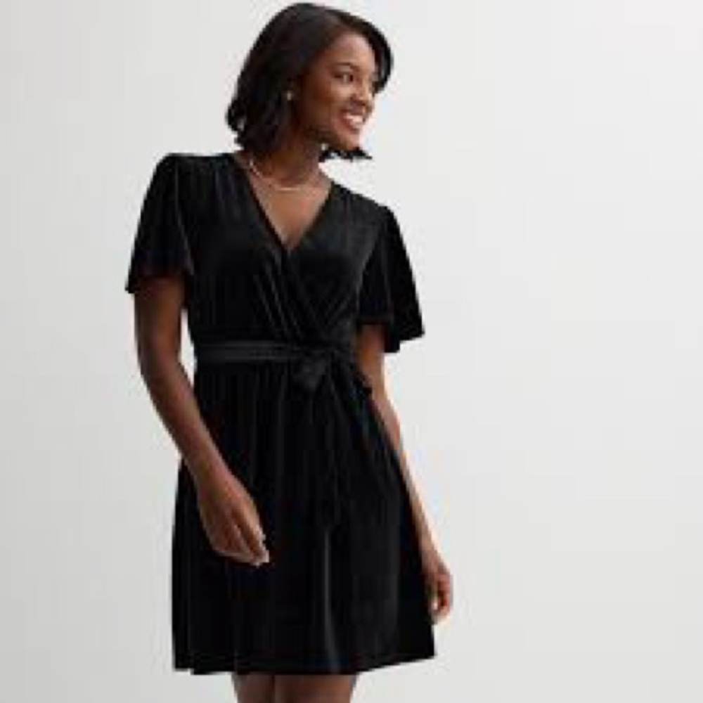 Women’s Draper James Black Velour Wrap Dress